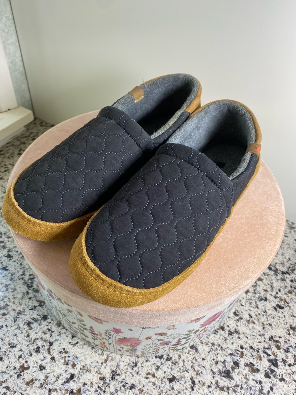ACORN Walden Women’s Quilted Water Resistant Moccasin Slippers 8-9